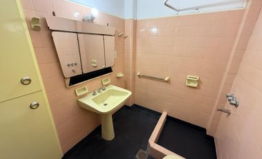 Casa tipo Ph en Venta de 4 ambientes. Con patio, lavadero y cochera. Centro Zárate