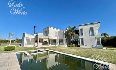 Casa con 4 dormitorios en venta - La Providencia Country Club, Canning, Ezeiza