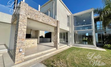 Casa con 4 dormitorios en venta - La Providencia Country Club, Canning, Ezeiza