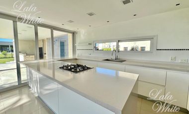 Casa con 4 dormitorios en venta - La Providencia Country Club, Canning, Ezeiza