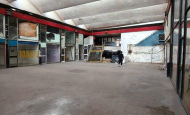 Local en alquiler, Flores