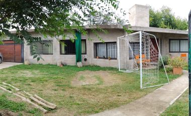 Casa en  Venta Villa Allende Parque 4 dormitorios