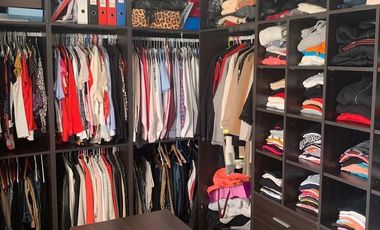 Venta Casa en La Lomada de Pilar - Estilo Clásico - Amplio Lote