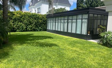 Venta Casa en La Lomada de Pilar - Estilo Clásico - Amplio Lote