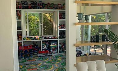 Venta Casa en La Lomada de Pilar - Estilo Clásico - Amplio Lote