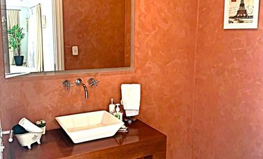 Venta Casa en La Lomada de Pilar - Estilo Clásico - Amplio Lote