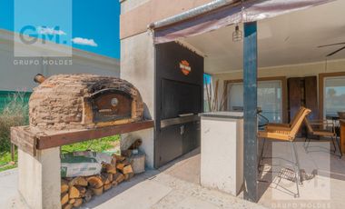 Hermosa casa en alquiler en Country Boca Ratón! Con Pileta y Parrilla!