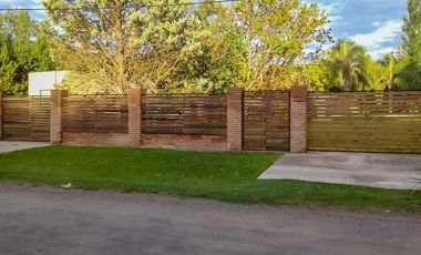 VENTA /PERMUTA - Casa Alpina, quincho y pileta - Garita 16, Funes.