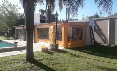 VENTA /PERMUTA - Casa Alpina, quincho y pileta - Garita 16, Funes.