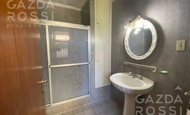 Casa en alquiler en Adrogue