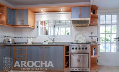 3 dormitorios con pileta y jardin alquiler anual.