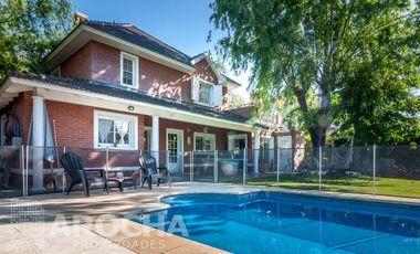 3 dormitorios con pileta y jardin alquiler anual.