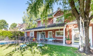 3 dormitorios con pileta y jardin alquiler anual.