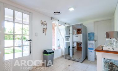 3 dormitorios con pileta y jardin alquiler anual.