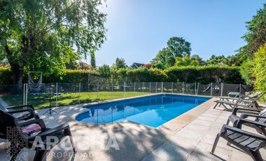 3 dormitorios con pileta y jardin alquiler anual.