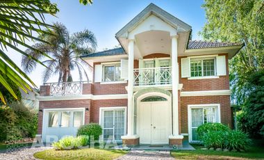 3 dormitorios con pileta y jardin alquiler anual.