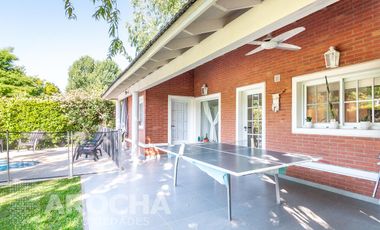 3 dormitorios con pileta y jardin alquiler anual.