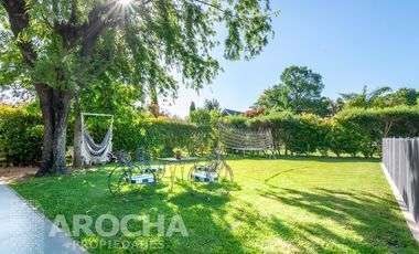 3 dormitorios con pileta y jardin alquiler anual.