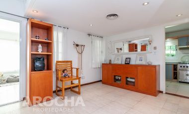 3 dormitorios con pileta y jardin alquiler anual.