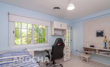 3 dormitorios con pileta y jardin alquiler anual.