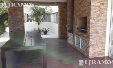 Casa a la laguna con 4 dormitorios  en alquiler en Santa Barbara