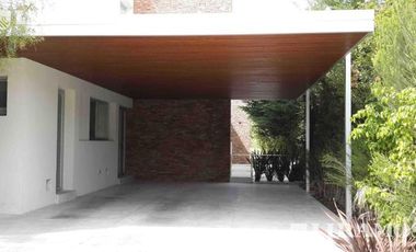 Casa a la laguna con 4 dormitorios  en alquiler en Santa Barbara