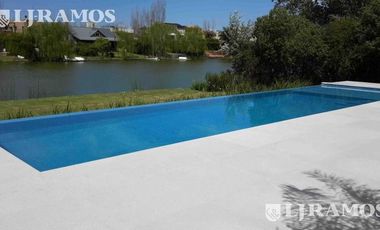 Casa a la laguna con 4 dormitorios  en alquiler en Santa Barbara