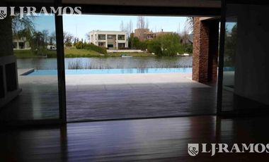 Casa a la laguna con 4 dormitorios  en alquiler en Santa Barbara