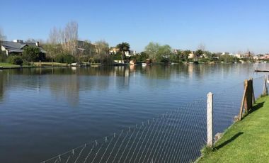 Casa a la laguna con 4 dormitorios  en alquiler en Santa Barbara