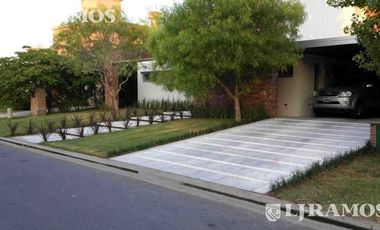 Casa a la laguna con 4 dormitorios  en alquiler en Santa Barbara