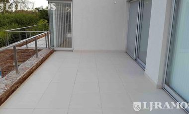 Casa a la laguna con 4 dormitorios  en alquiler en Santa Barbara