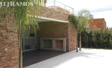 Casa a la laguna con 4 dormitorios  en alquiler en Santa Barbara
