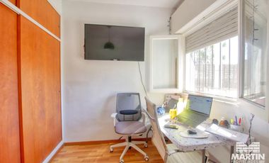 PH en alquiler en Martínez 3 ambientes con patio, cinco cuadras de Av Santa Fe y cerca de la plaza.