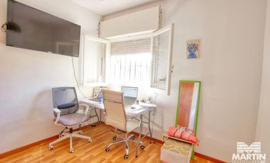 PH en alquiler en Martínez 3 ambientes con patio, cinco cuadras de Av Santa Fe y cerca de la plaza.