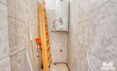 PH en alquiler en Martínez 3 ambientes con patio, cinco cuadras de Av Santa Fe y cerca de la plaza.