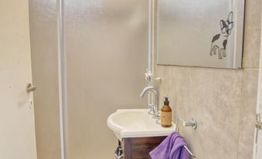 PH en alquiler en Martínez 3 ambientes con patio, cinco cuadras de Av Santa Fe y cerca de la plaza.