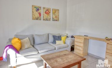 PH en alquiler en Martínez 3 ambientes con patio, cinco cuadras de Av Santa Fe y cerca de la plaza.