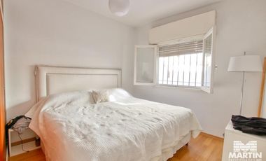 PH en alquiler en Martínez 3 ambientes con patio, cinco cuadras de Av Santa Fe y cerca de la plaza.