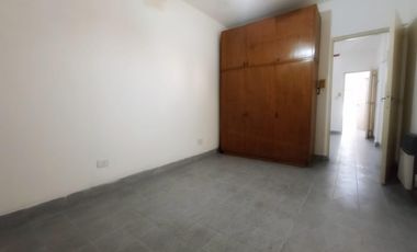 Venta Casa 2 dormitorios con patio - España y Hospitales