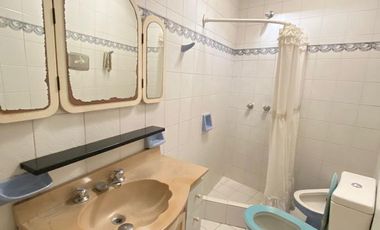 Venta Casa 2 dormitorios con patio - España y Hospitales