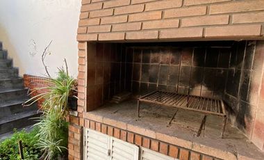 Venta Casa 2 dormitorios con patio - España y Hospitales