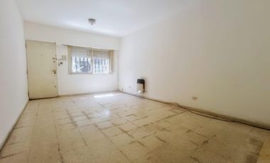 Venta Casa 2 dormitorios con patio - España y Hospitales