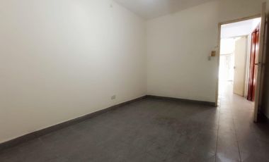 Venta Casa 2 dormitorios con patio - España y Hospitales