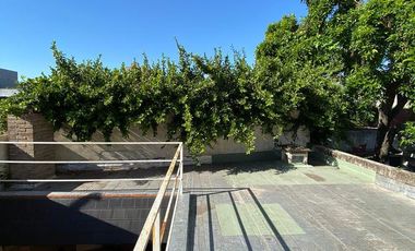 Venta Casa 2 dormitorios con patio - España y Hospitales