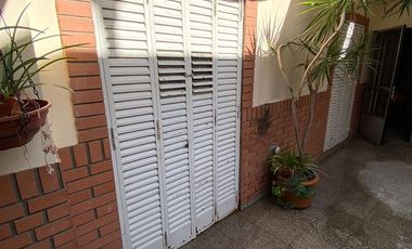 Venta Casa 2 dormitorios con patio - España y Hospitales