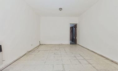 Venta Casa 2 dormitorios con patio - España y Hospitales