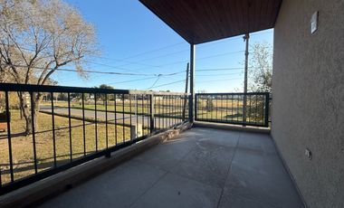 VENTA CASA 3 DORMITORIOS EN ROLDAN