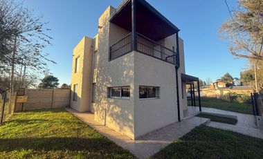 VENTA CASA 3 DORMITORIOS EN ROLDAN