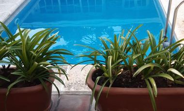 Casa/Duplex 4 ambientes con piscina en venta - Quilmes Residencial-Permuta departamento menor valor