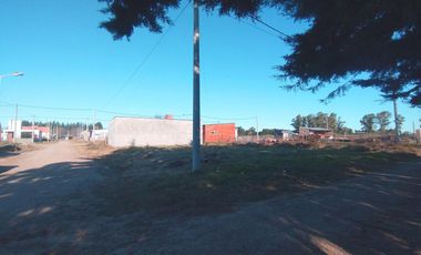 Venta lote de terreno esquina en barrio abierto El Ceibo. Alvarez